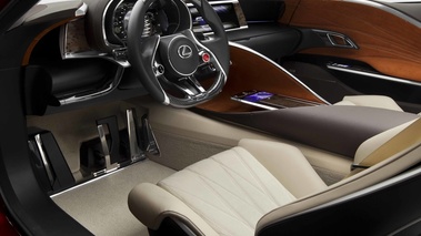 Lexus LF-LC rouge intérieur