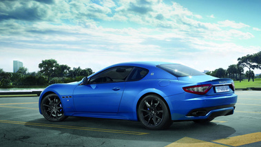 Maserati GranTurismo Sport - bleu - 3/4 arrière gauche