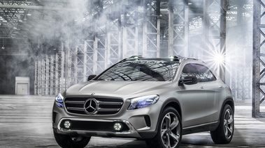 Mercedes-Benz GLA Concept - gris - 3/4 avant droit