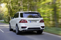 Mercedes ML63 AMG - Blanc - 3/4 arrière gauche, dynamique