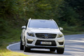 Mercedes ML63 AMG - Blanc - avant, dynamique