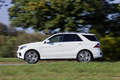 Mercedes ML63 AMG - Blanc - profil gauche, dynamique