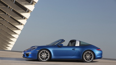 Porsche 911 Targa 4 - bleue - profil gauche