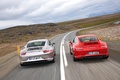 Porsche 991 Carrera S gris & 991 Carrera rouge face arrière travelling penché