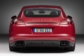 Porsche Panamera GTS rouge face arrière