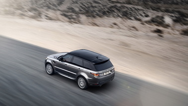 Range Rover Sport 2013 - anthracite - 3/4 arrière gauche, dynamique
