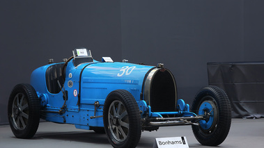 Vente Bonhams - Bugatti Type 54 Grand Prix bleu 3/4 avant droit