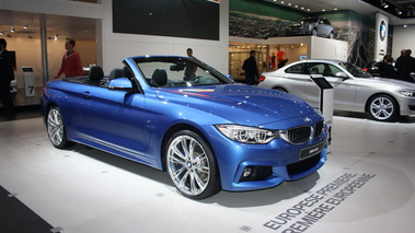 BMW Série 4 Cabrio - bleue - 3/4 avant droit
