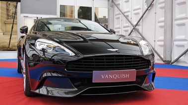 Festival Automobile International de Paris - Aston Martin Vanquish II noir face avant