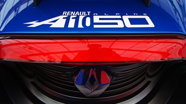 Festival Automobile International de Paris - Renault Alpine A110-50 logo capot moteur