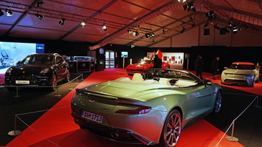 Aston Martin Vanquish Volante vert 3/4 arrière droit