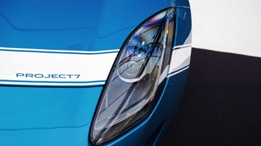 Jaguar Project 7 bleu phare avant 