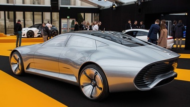 Festival Automobile International de Paris 2016 - Mercedes Concept IAA 3/4 arrière gauche