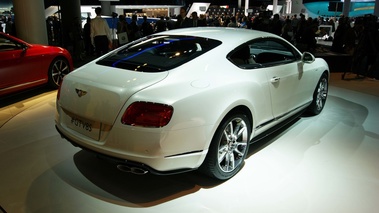 Bentley Continental GT V8 S blanc 3/4 arrière droit