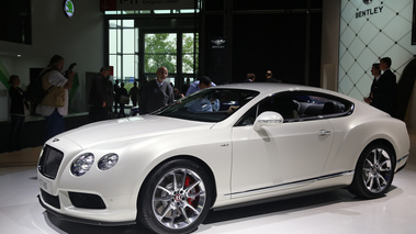 Bentley Continental GT V8 S blanc 3/4 avant gauche