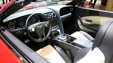 Bentley Continental GTC V8 S rouge intérieur