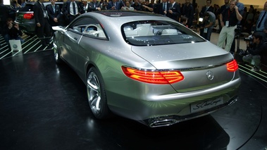 Mercedes Classe S Coupé gris 3/4 arrière gauche