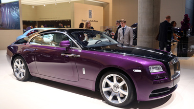 Rolls Royce Wraith violet/noir 3/4 avant droit