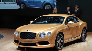 Salon de Genève 2012 - Bentley Continental GT V8 doré 3/4 avant gauche