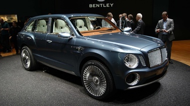 Salon de Genève 2012 - Bentley EXP 9 F bleu 3/4 avant droit