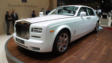 Rolls Royce Phantom Series II Serenity 3/4 avant gauche