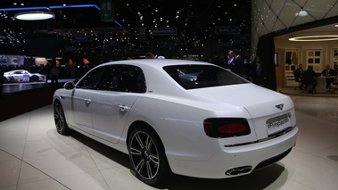 Salon de Genève 2016 - Bentley Flying Spur V8 S blanc 3/4 arrière gauche