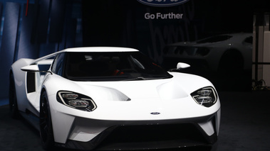 Salon de Genève 2016 - Ford GT II blanc 3/4 avant droit