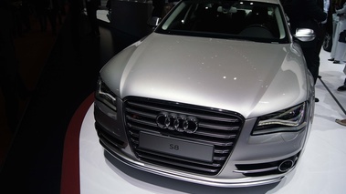 Mondial de l'Automobile de Paris 2012 - Audi S8 gris face avant