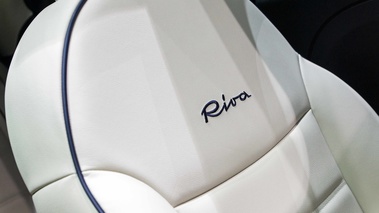 Mondial de l'Automobile de Paris 2016 - Fiat 500C Riva bleu logo siège