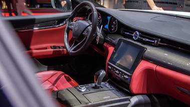 Mondial de l'Automobile de Paris 2016 - Maserati Quattroporte GTS blanc intérieur