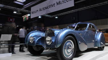 Rétromobile 2012 - Bugatti Type 57 SC Atlantic bleu 3/4 avant gauche 2