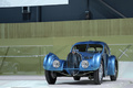 Rétromobile 2012 - Bugatti Type 57 SC Atlantic bleu 3/4 avant gauche