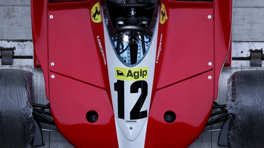 Rétromobile 2012 - Formule 1 Ferrari rouge vue du dessus