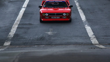 Vente Artcurial - Lancia 037 rouge face avant