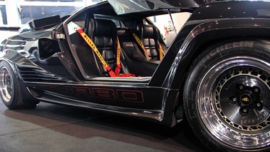 Lamborghini Countach Turbo noir sièges