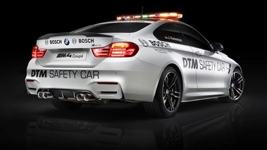 BMW M4 Safety Car DTM - 3/4 arrière droit
