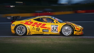 Ferrari 458 GT3 jaune profil