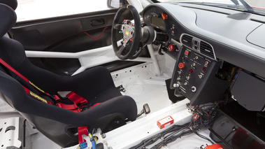 Porsche 911 GT3 R 2012 : habitacle côté droit