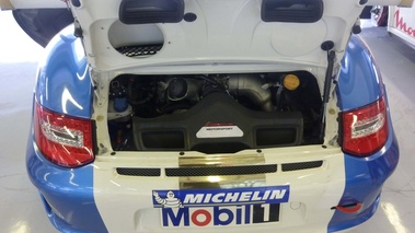 Porsche 997 GT3 RSR blanc/bleu moteur