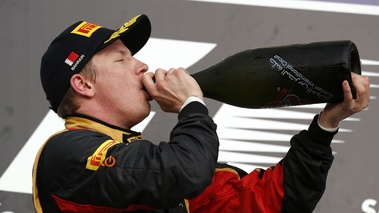 F1 GP Bahreïn 2013 Lotus Raikkonen podium champagne