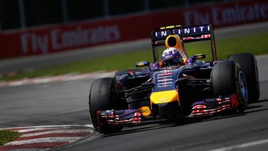 F1 GP Canada 2014 Red Bull Ricciardo vue avant