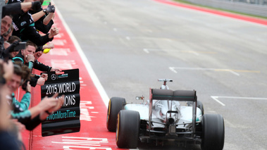 F1 GP Etats-Unis 2015 Mercedes Hamilton ligne d'arrivée