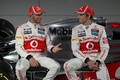 Lancement McLaren 2012 MP4-27 gros plan Hamilton et Button