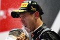 Singapour 2011 Vettel podium champagne