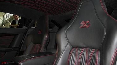 Présentation Aston Martin V12 Zagato - Aston Martin V12 Zagato rouge sièges