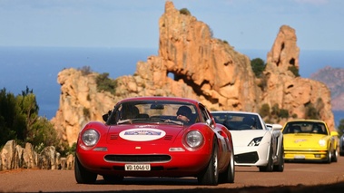 Trophée en Corse - Ferrari 246 GT Dino rouge face avant