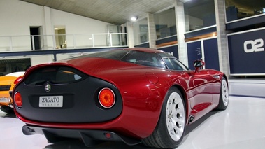 Visite de l'usine Zagato - Alfa Romeo TZ3 rouge 3/4 arrière droit