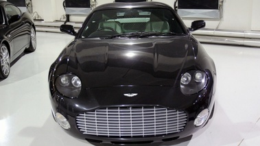 Visite de l'usine Zagato - Aston Martin DB7 Zagato noir face avant