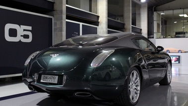Visite de l'usine Zagato - Bentley Continental GT vert 3/4 arrière droit