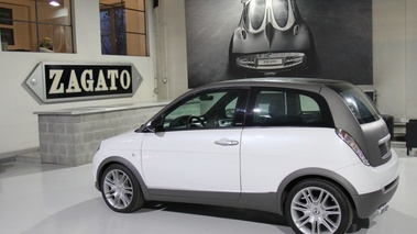 Visite de l'usine Zagato - Lancia blanc profil
